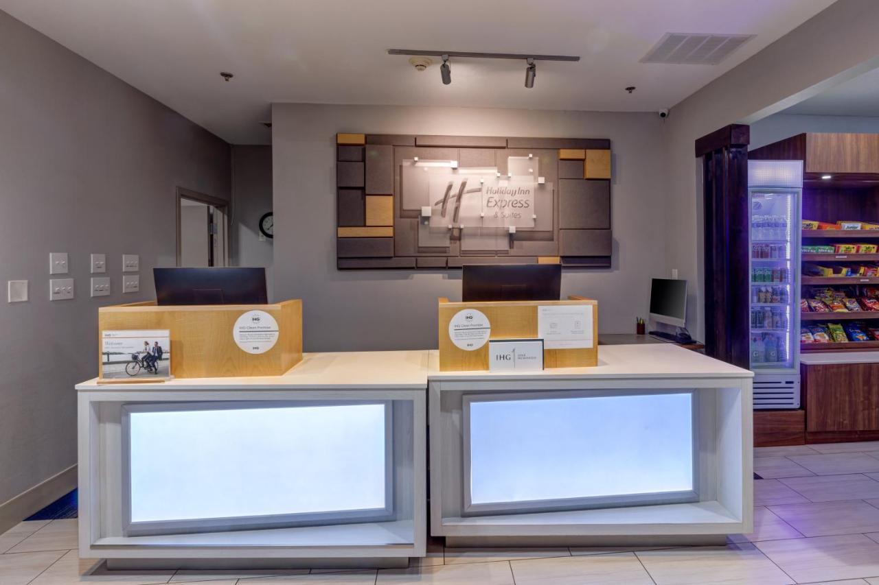 Holiday Inn Express Hotel & Suites Shelbyville By Ihg Esterno foto