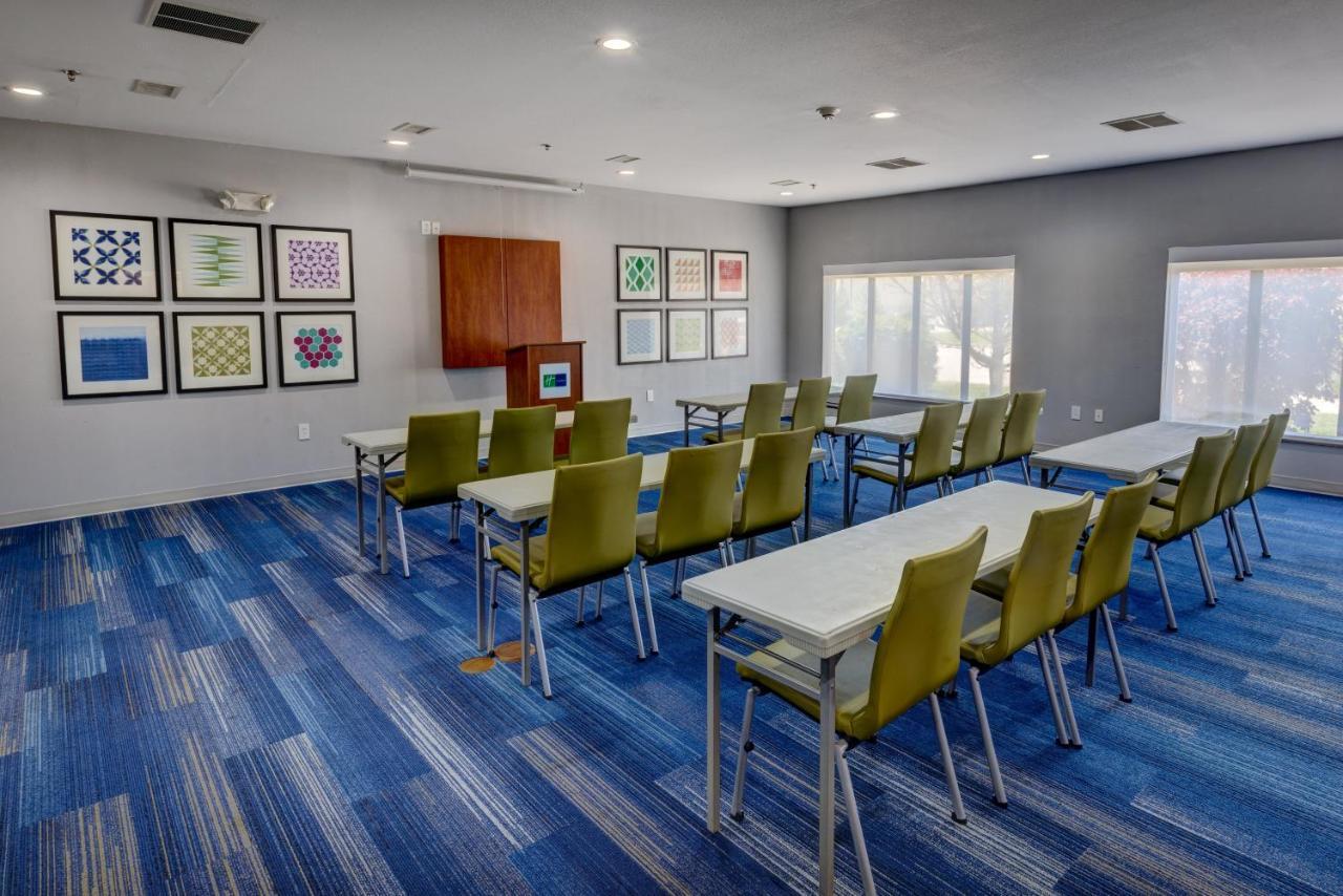 Holiday Inn Express Hotel & Suites Shelbyville By Ihg Esterno foto