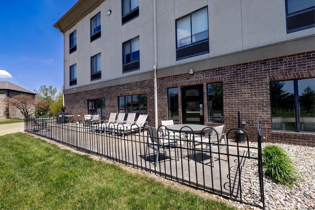 Holiday Inn Express Hotel & Suites Shelbyville By Ihg Esterno foto