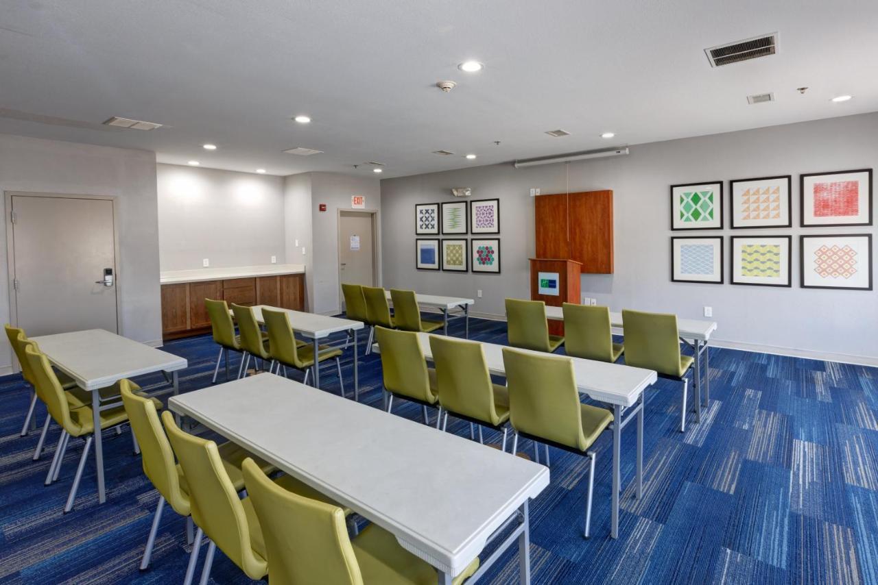 Holiday Inn Express Hotel & Suites Shelbyville By Ihg Esterno foto
