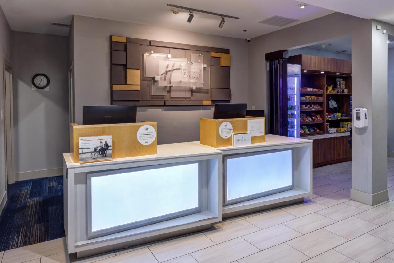 Holiday Inn Express Hotel & Suites Shelbyville By Ihg Esterno foto