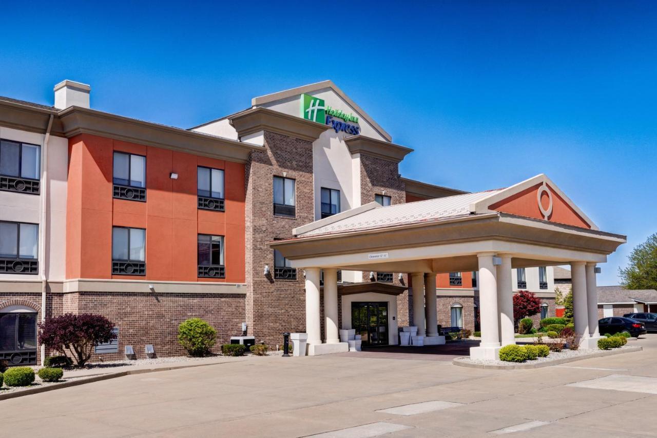 Holiday Inn Express Hotel & Suites Shelbyville By Ihg Esterno foto