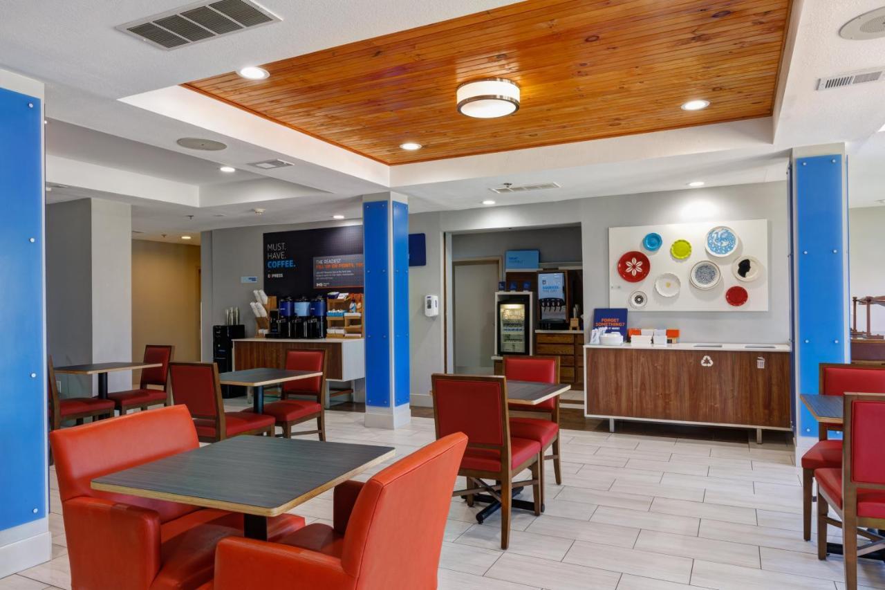 Holiday Inn Express Hotel & Suites Shelbyville By Ihg Esterno foto