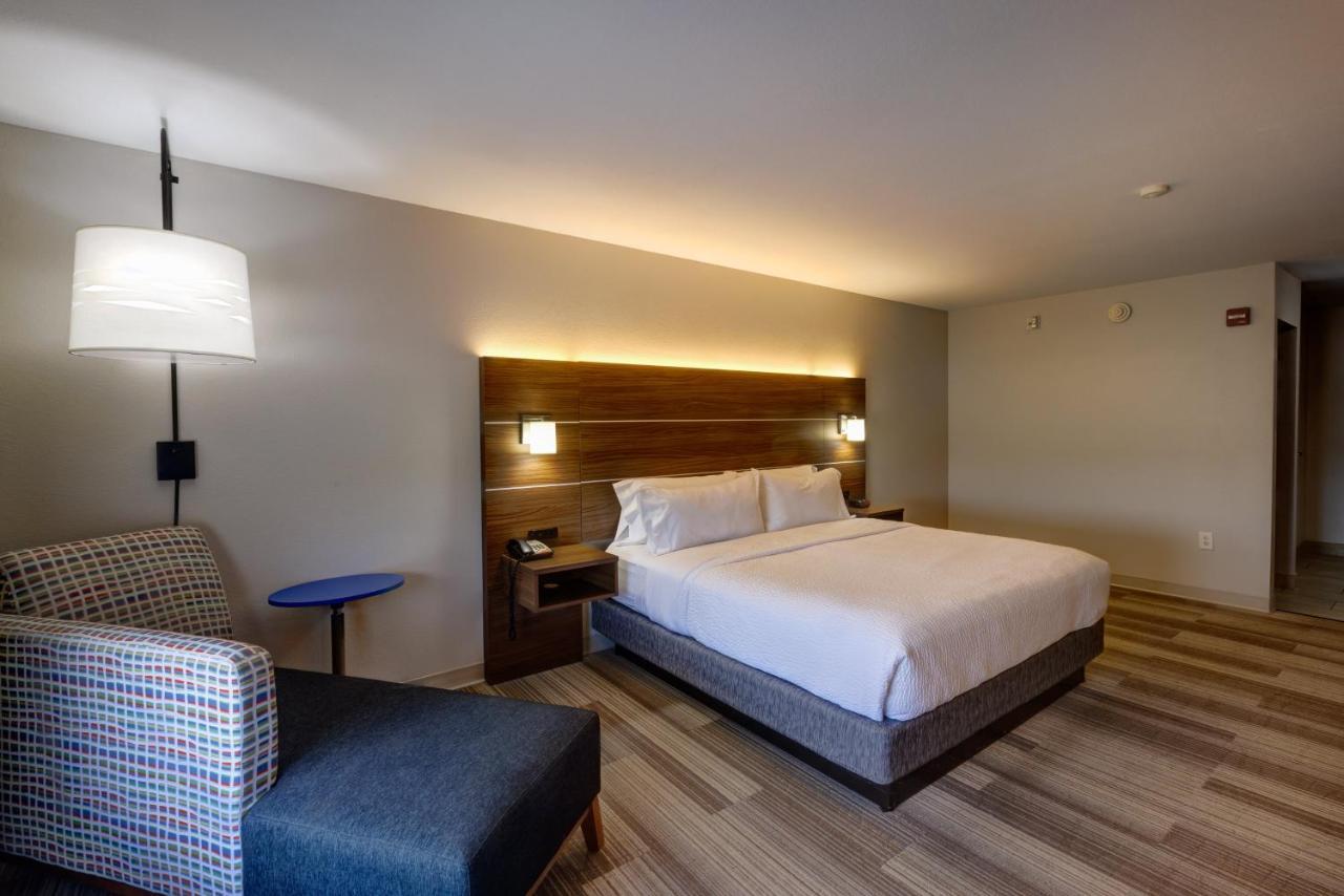Holiday Inn Express Hotel & Suites Shelbyville By Ihg Esterno foto