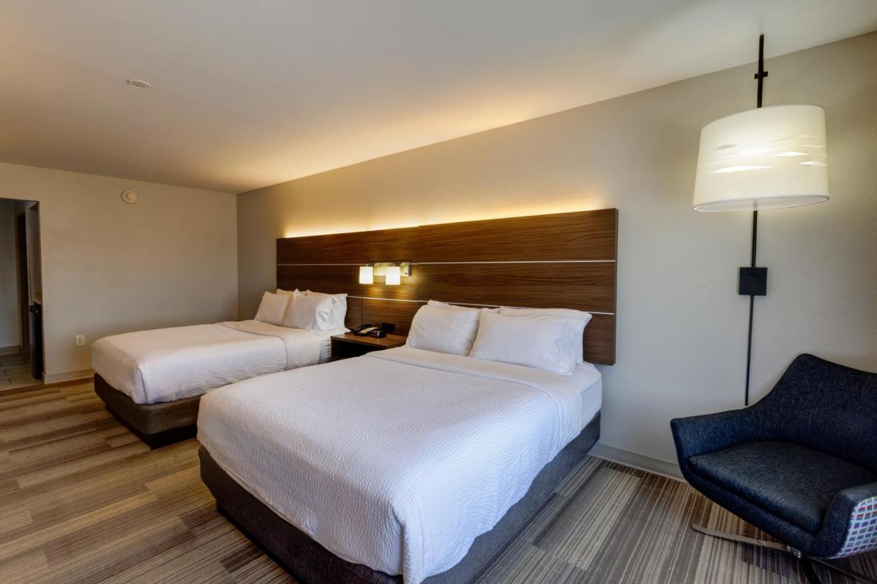 Holiday Inn Express Hotel & Suites Shelbyville By Ihg Esterno foto
