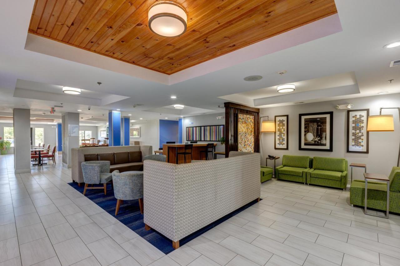 Holiday Inn Express Hotel & Suites Shelbyville By Ihg Esterno foto