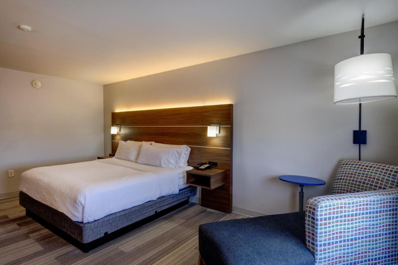 Holiday Inn Express Hotel & Suites Shelbyville By Ihg Esterno foto