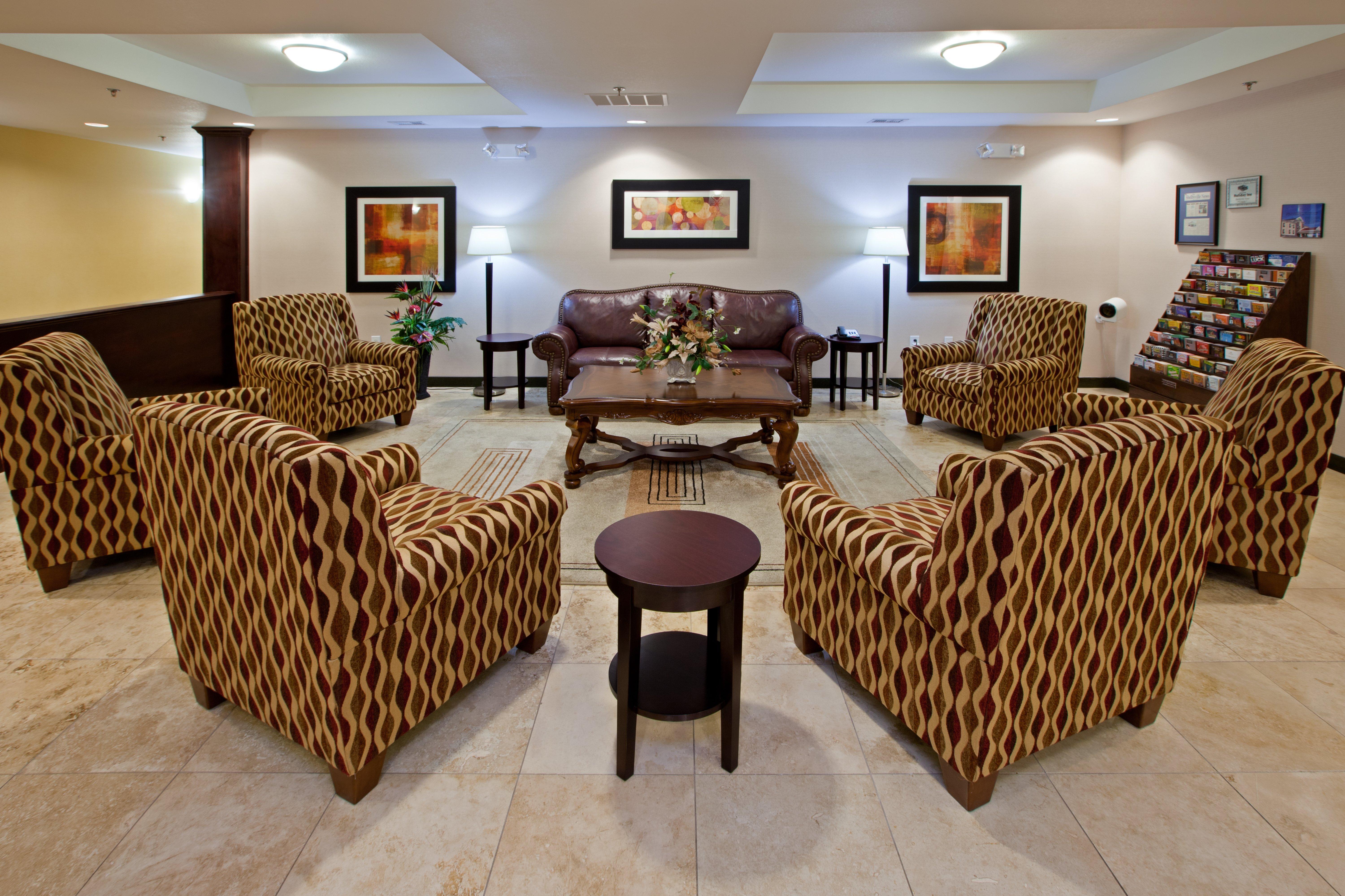 Holiday Inn Express Hotel & Suites Shelbyville By Ihg Esterno foto