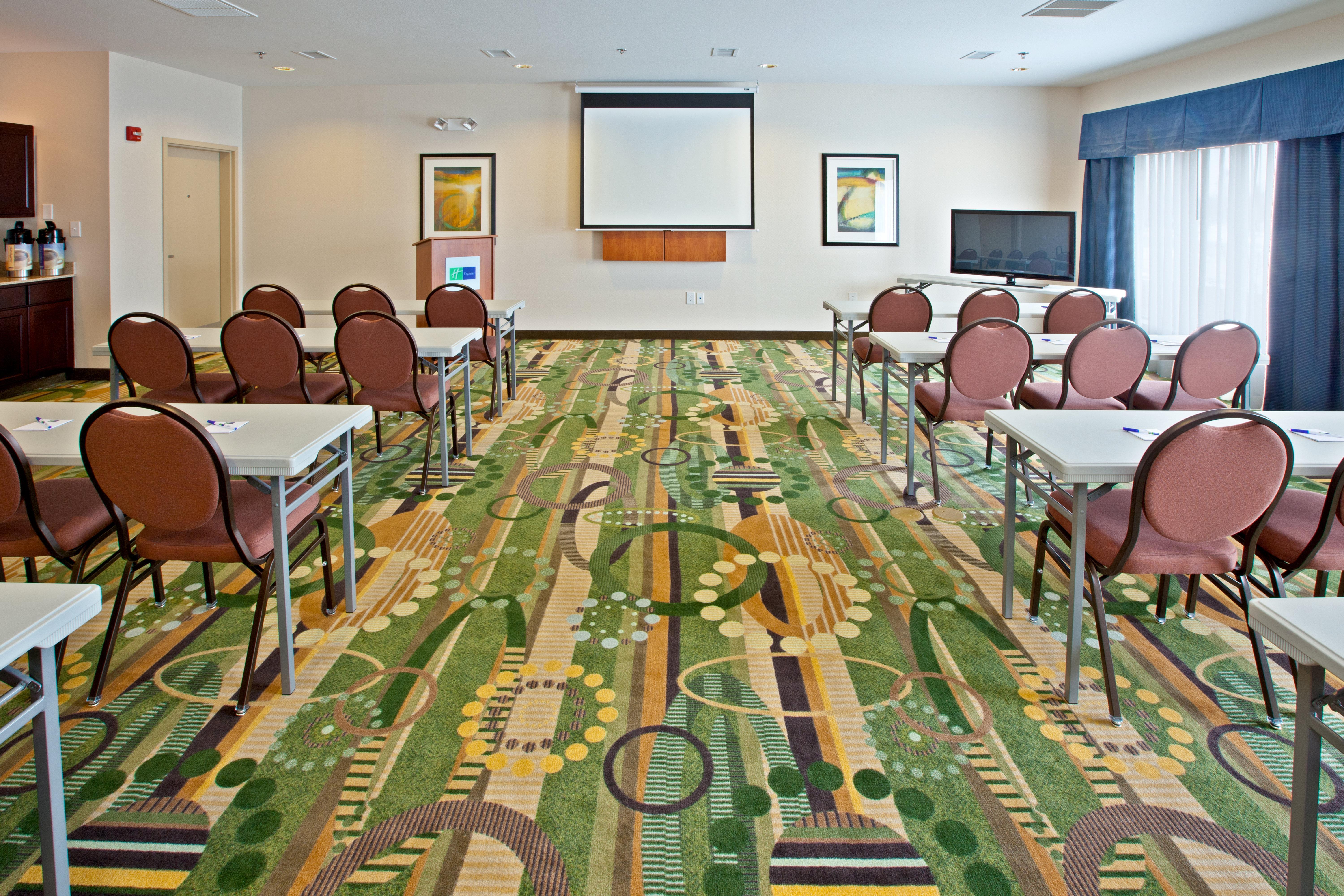 Holiday Inn Express Hotel & Suites Shelbyville By Ihg Esterno foto